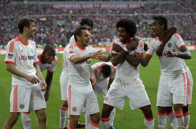 Το απόλυτο με πεντάρα η Μπάγερν, η Σάλκε πήρε το ντέρμπι